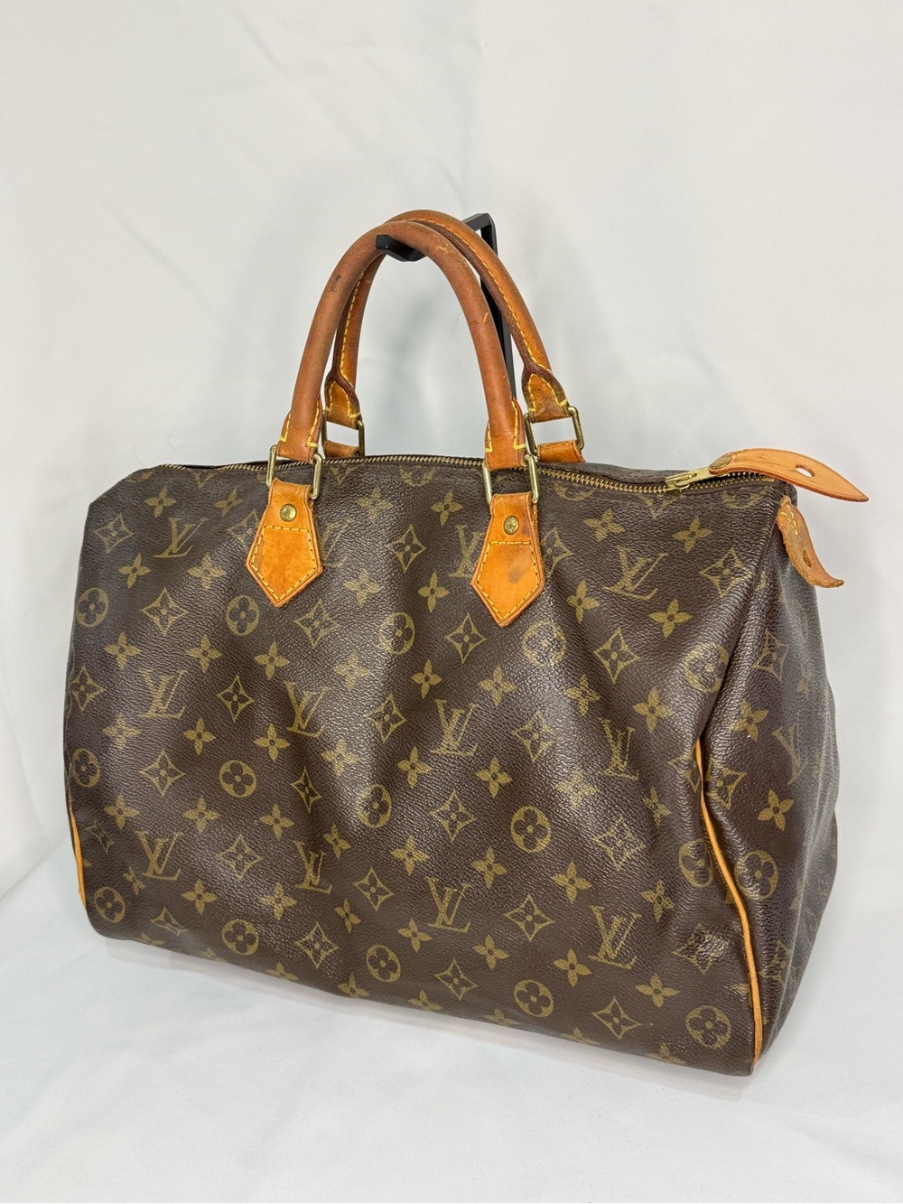 Louis Vuitton Monogram Canvas Speedy 35